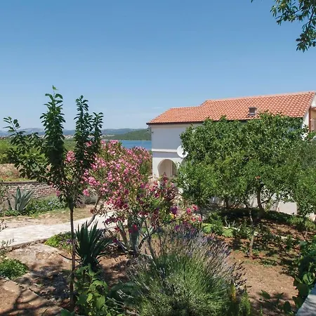Apartment One-bedroom In Tisno