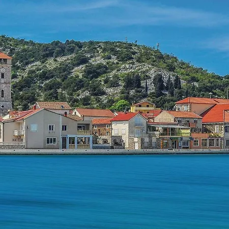 Apartment One-bedroom In Tisno