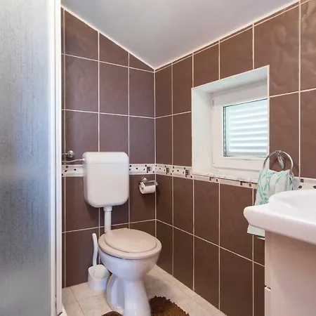 One-bedroom In Apartment Tisno